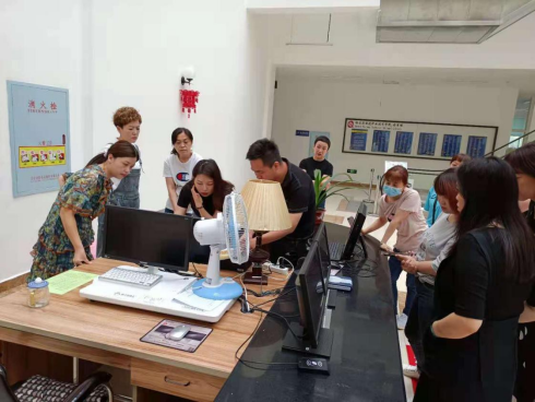图书馆举办RFID智能管理设备操作使用培训(1)312.png